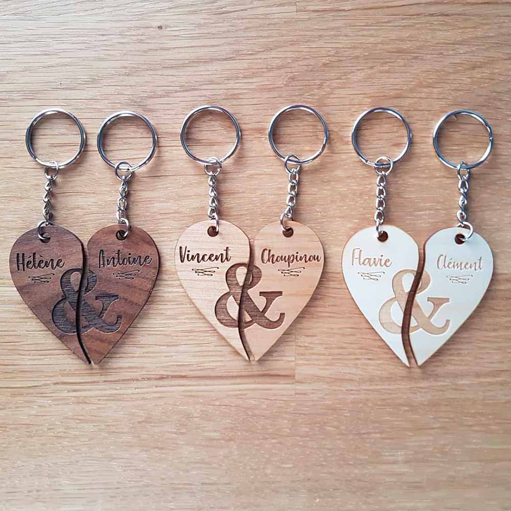Porte clés coeur gravé bois personnalisé pour amoureux